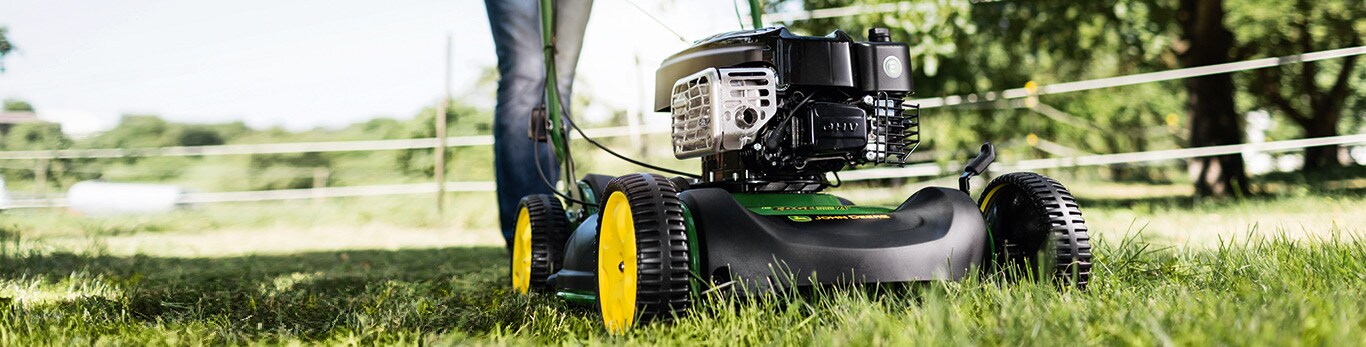 Fås til de fleste John Deere plæneklippere. Bioklipsæt fås som ekstraudstyr til næsten alle skubmodeller