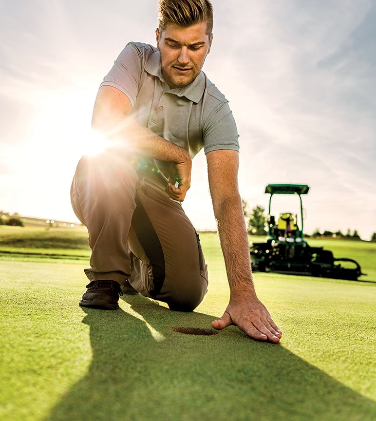 Arbejde. Udført ordentligt. Golf- og sportsudstyr