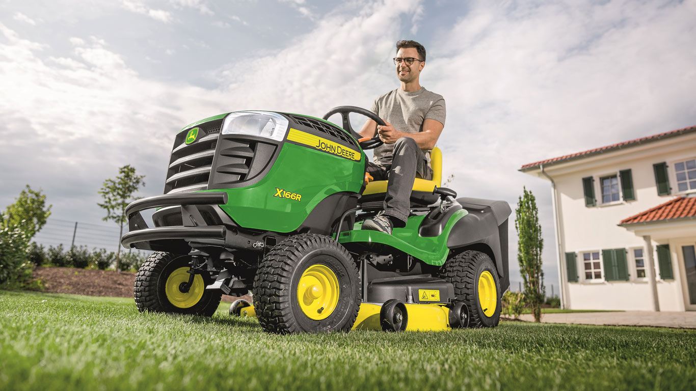 Agritechnica 2017 John Deere opdaterer sine plænetraktorer i X100-serien