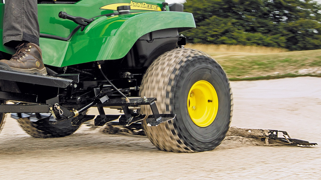 Golf og sport Bunker og banerive 1200 Hydro Personer Kunde Centermonterede redskaber