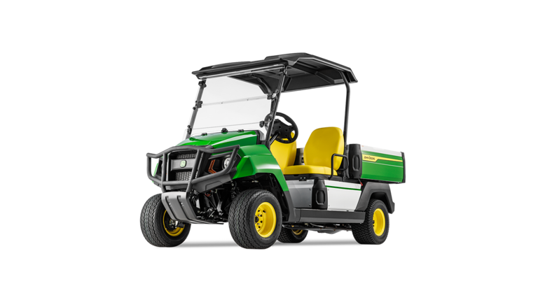 En John Deere Gator GS benzintransporter set forfra i en vinkel, med robust støddæmper og rummeligt lad.
