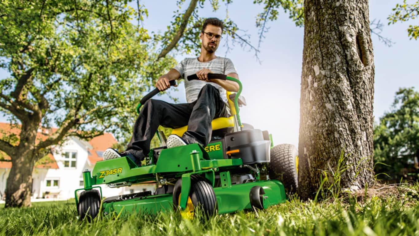 Z345R ZTrak Zero Turn plaeneklipperer John Deere DK